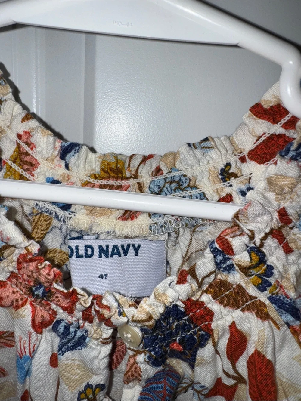 Old Navy lightweight cream